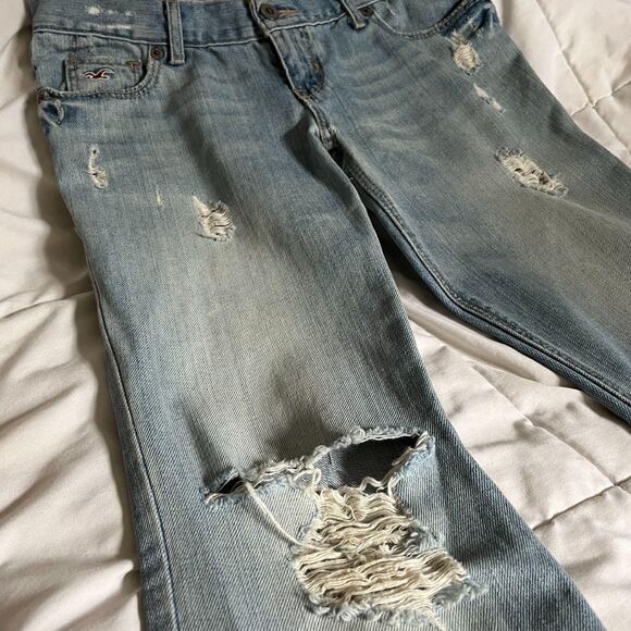 Vintage Y2K Low Rise Light Wash Distressed Cali Flare Jeans from Hollister 1R - Picture 4 of 8